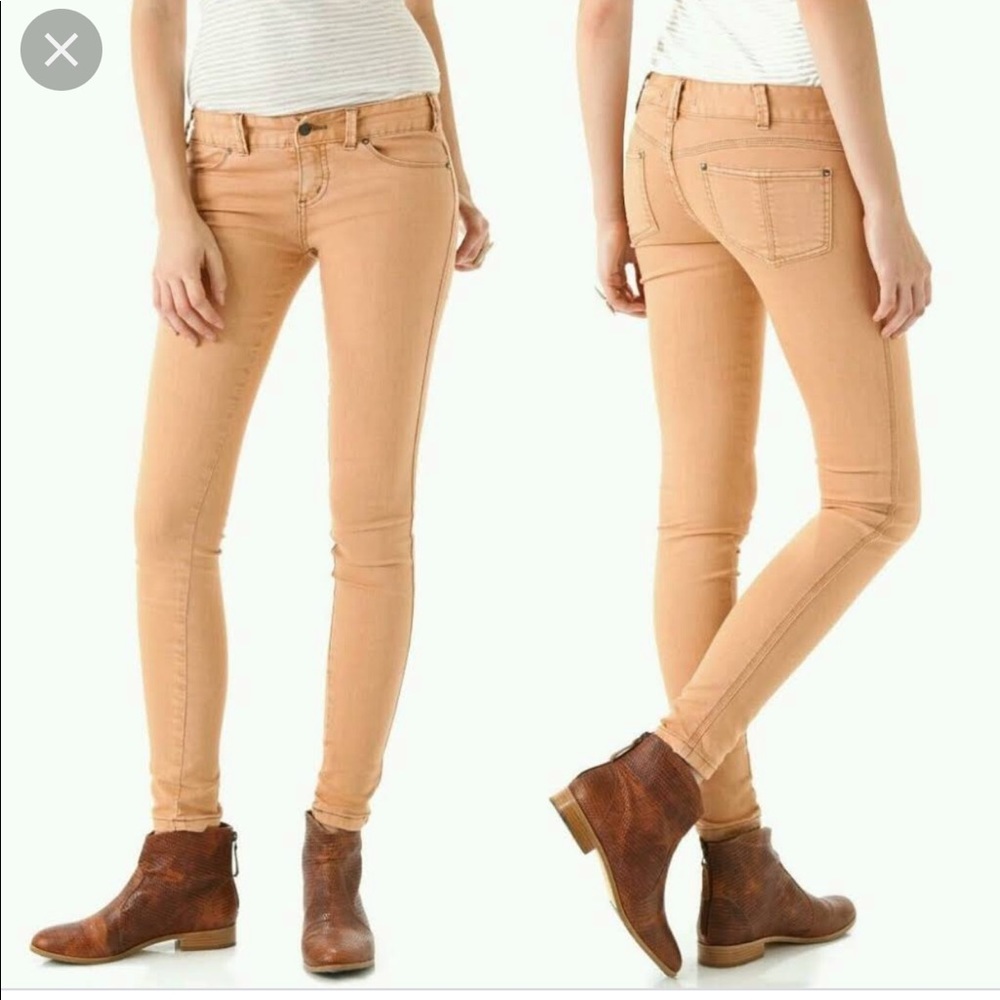 Free People Millennium Peach Colored Skinny Jeans Size 30